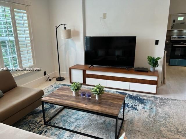 BISCAYNE GARDENS - Residential