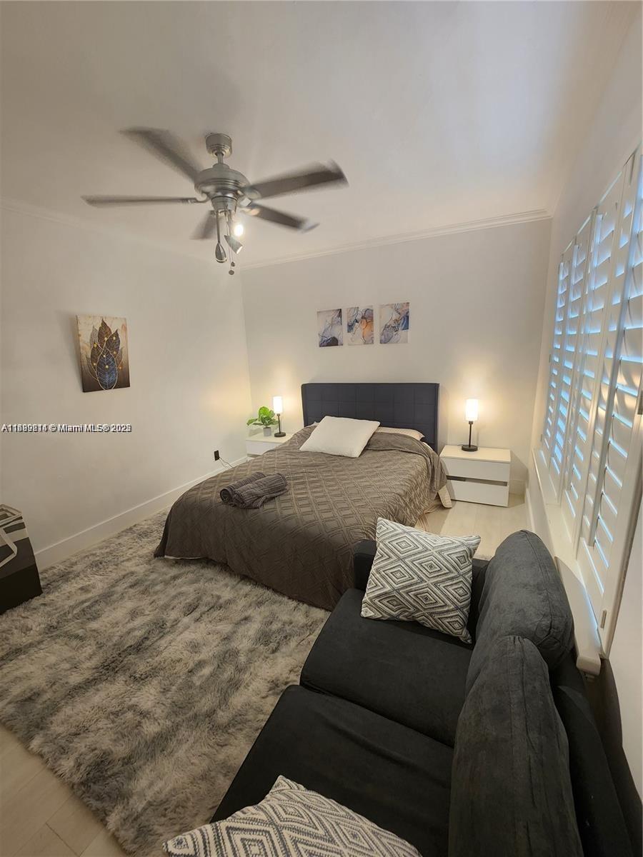 BISCAYNE GARDENS - Residential