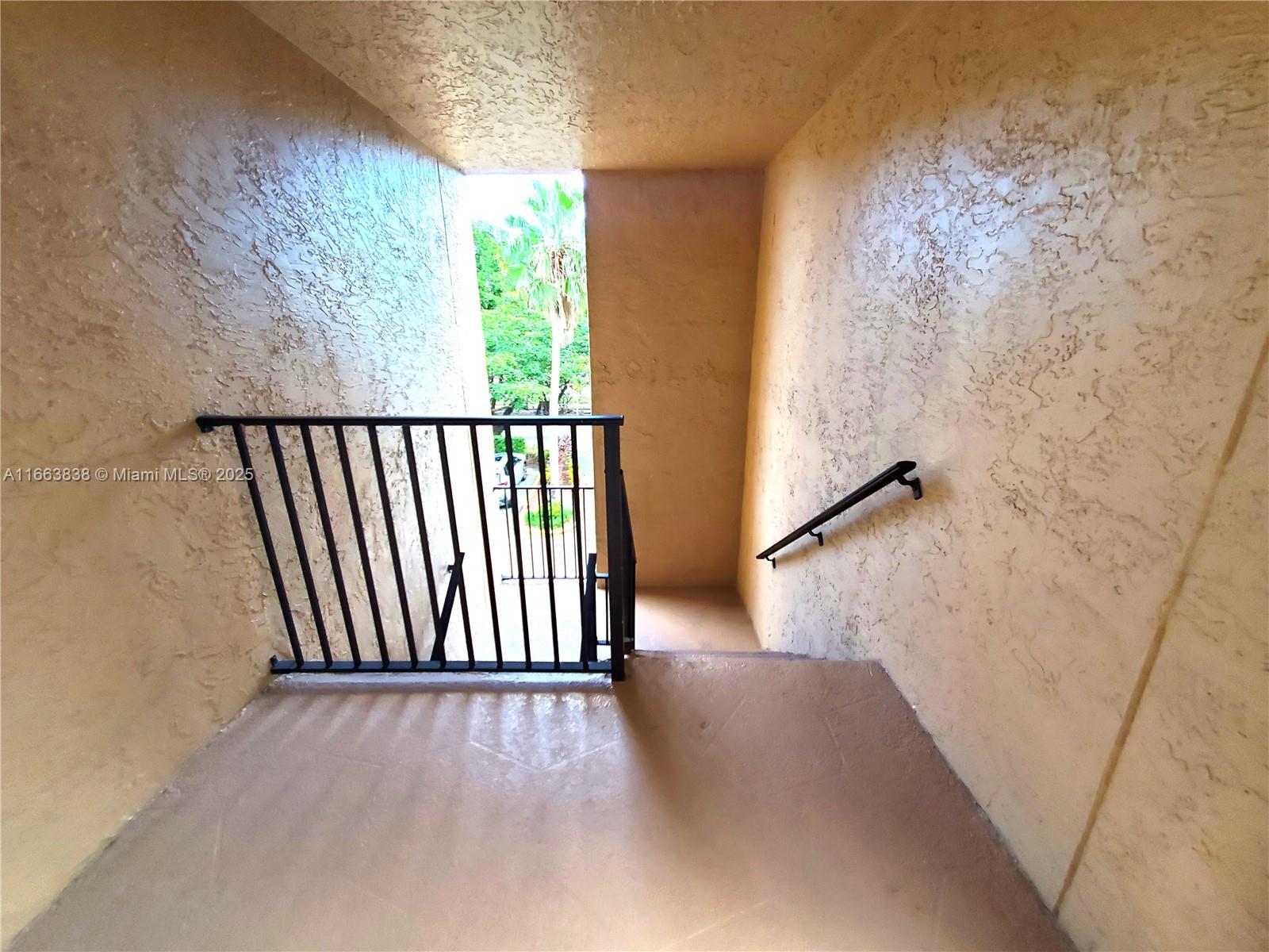 SUNRISE LAKES 173 CONDO - Residential