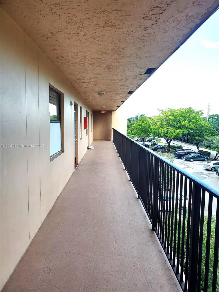 SUNRISE LAKES 173 CONDO - Residential