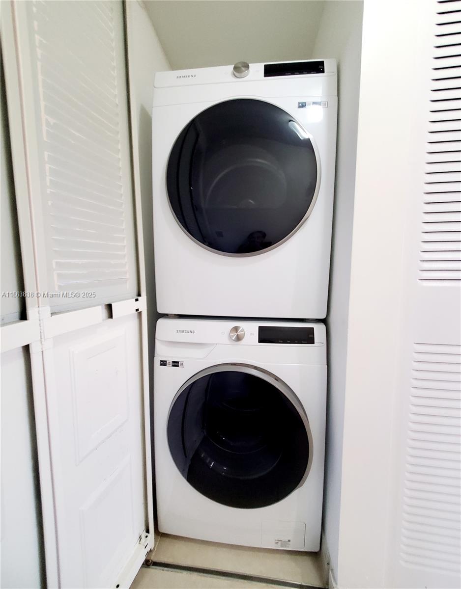 SUNRISE LAKES 173 CONDO - Residential