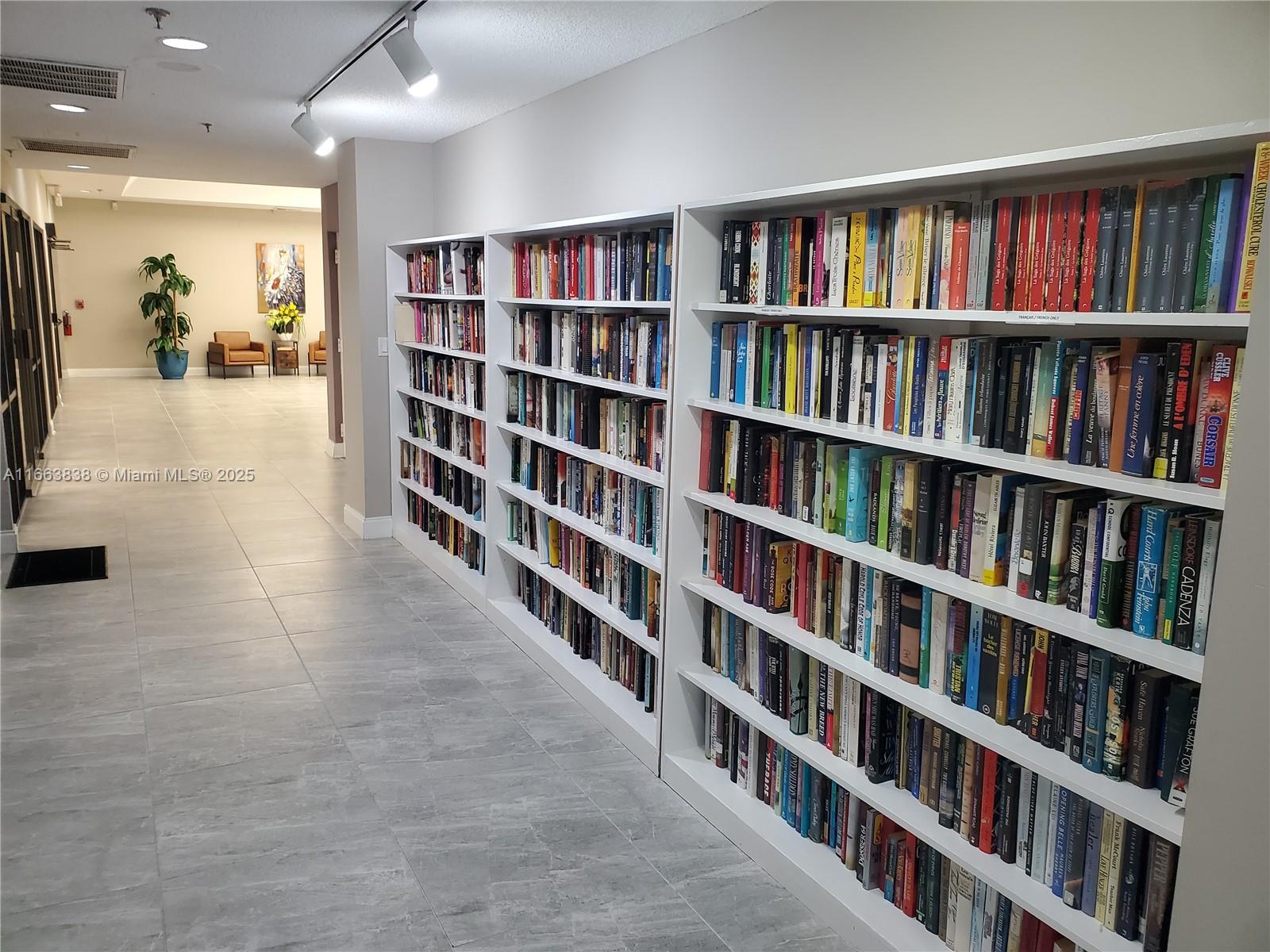 SUNRISE LAKES 173 CONDO - Residential