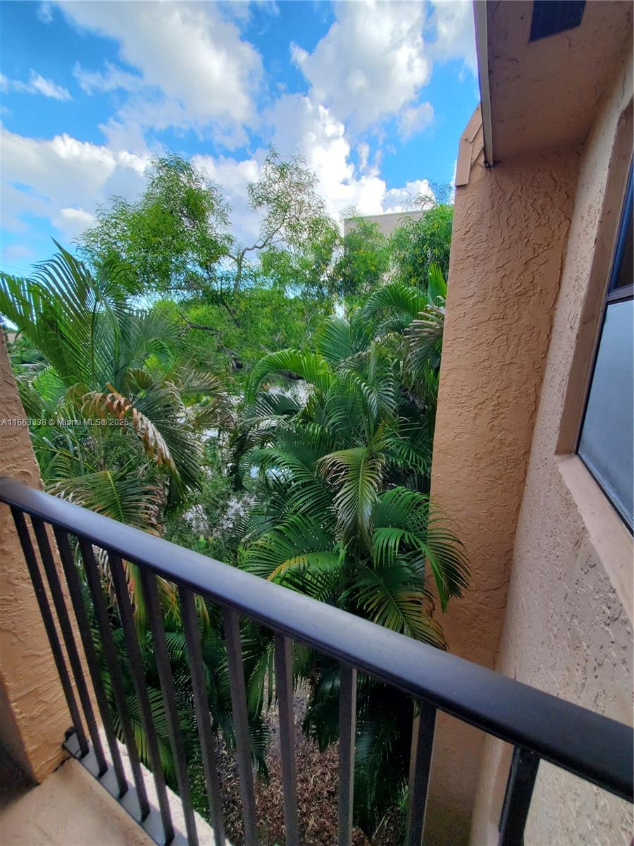 SUNRISE LAKES 173 CONDO - Residential