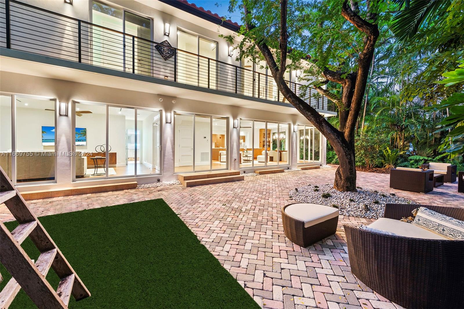 BAYSHORE PLAZA - Residential