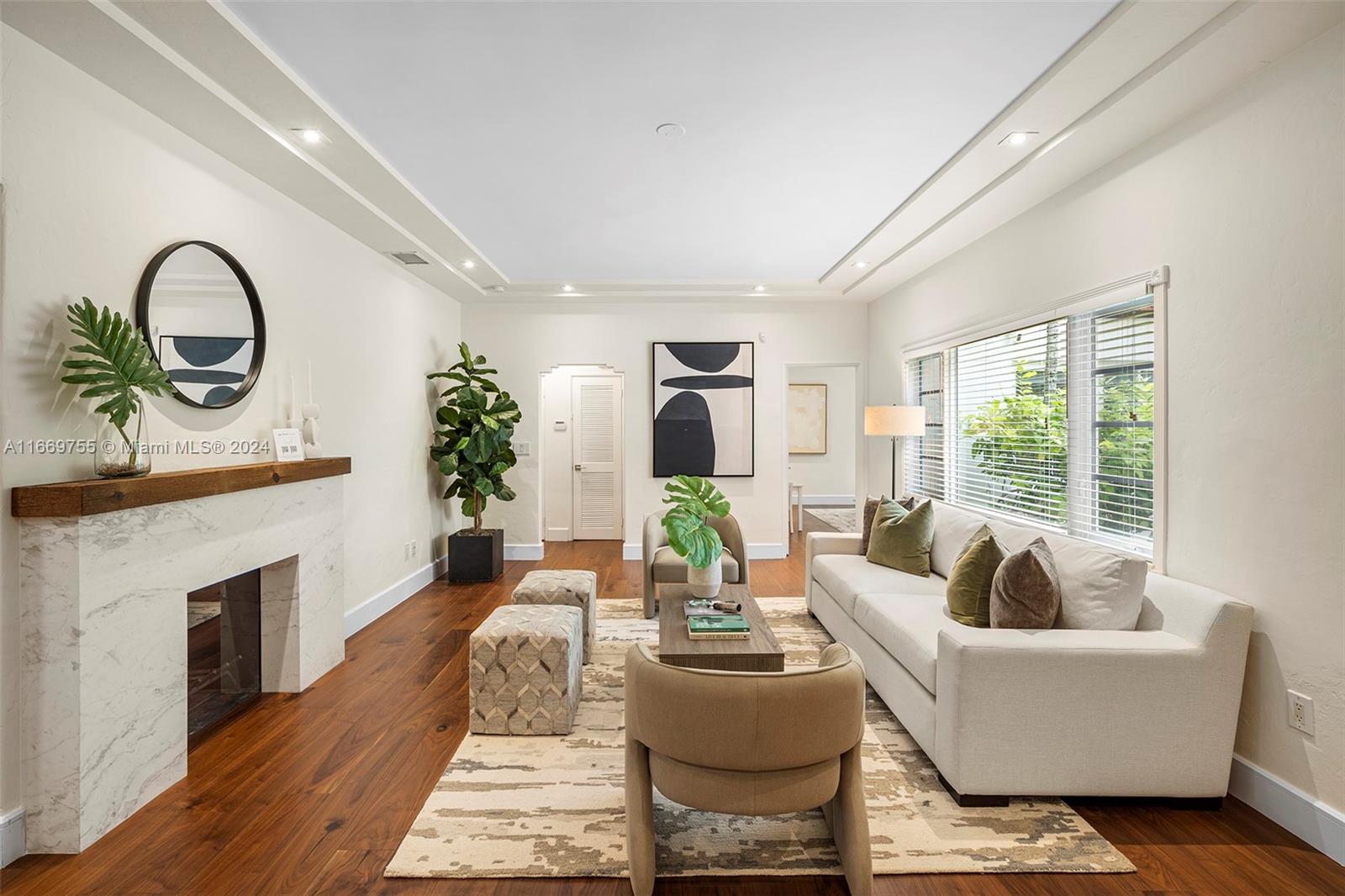 BAYSHORE PLAZA - Residential