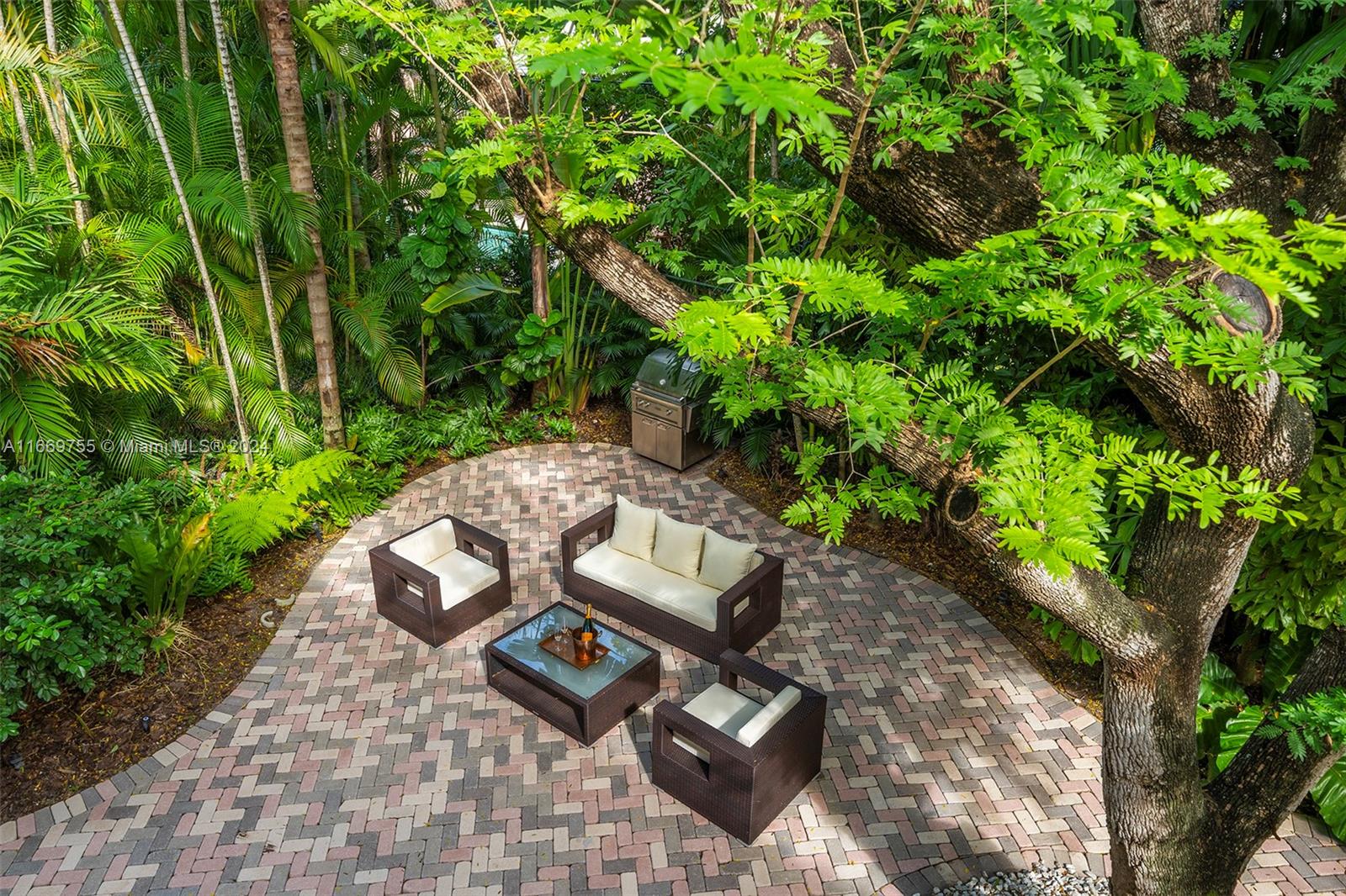 BAYSHORE PLAZA - Residential
