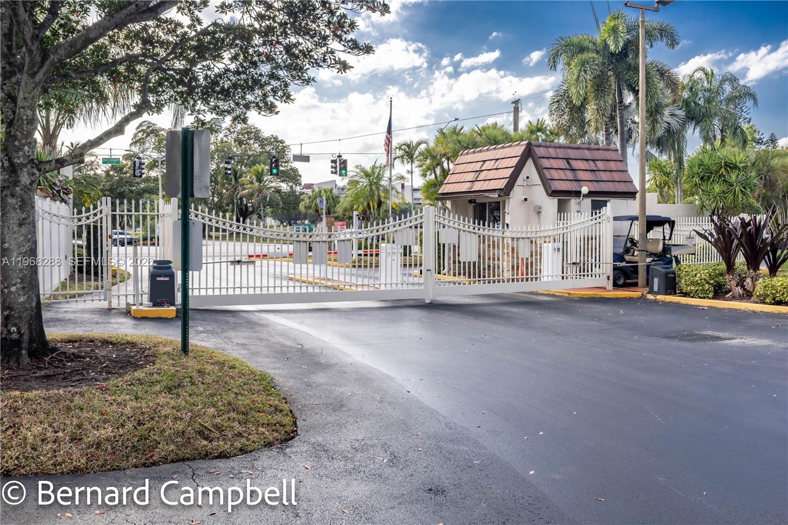 18TH HOLE AT INVERRARY CO - Residential