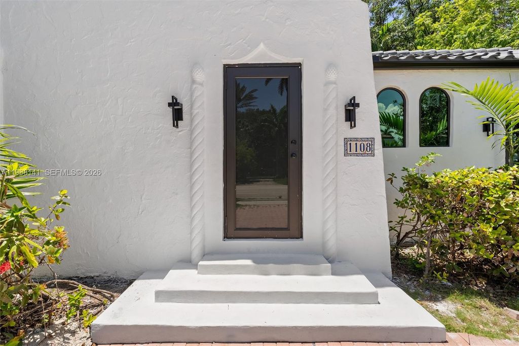 Photo of 1108 Harrison St, Hollywood, FL 33019 (MLS # A11988141)