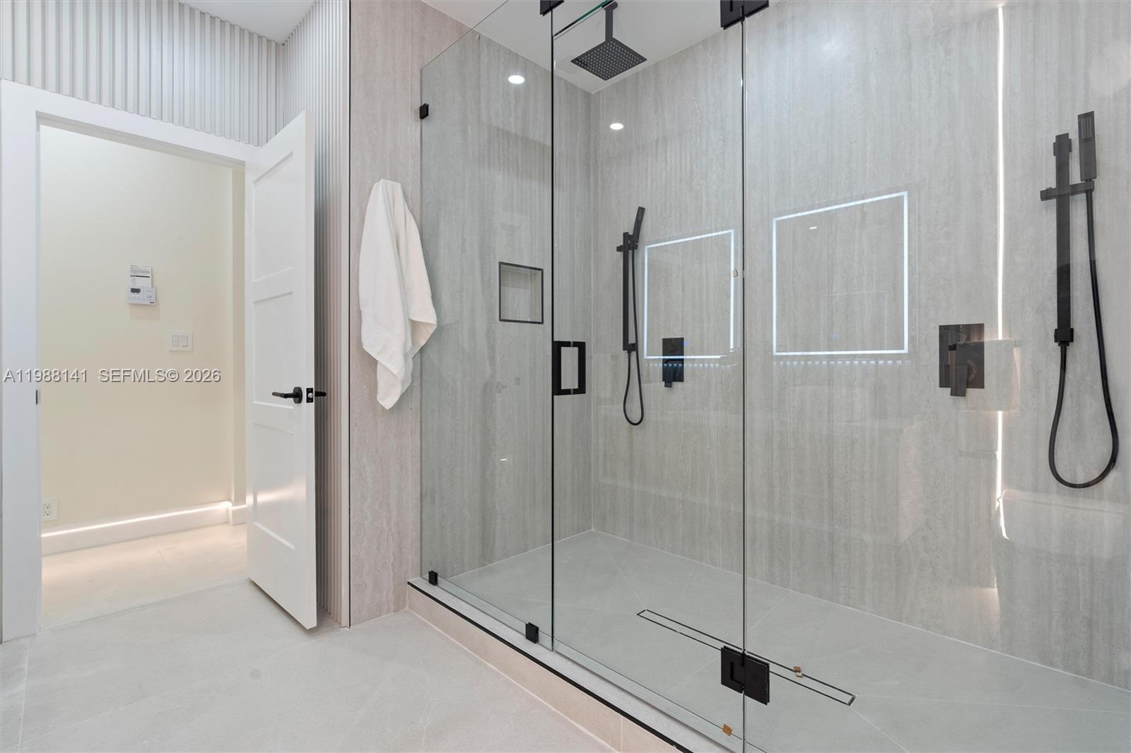 HOLLYWOOD LAKES SECTION - Residential