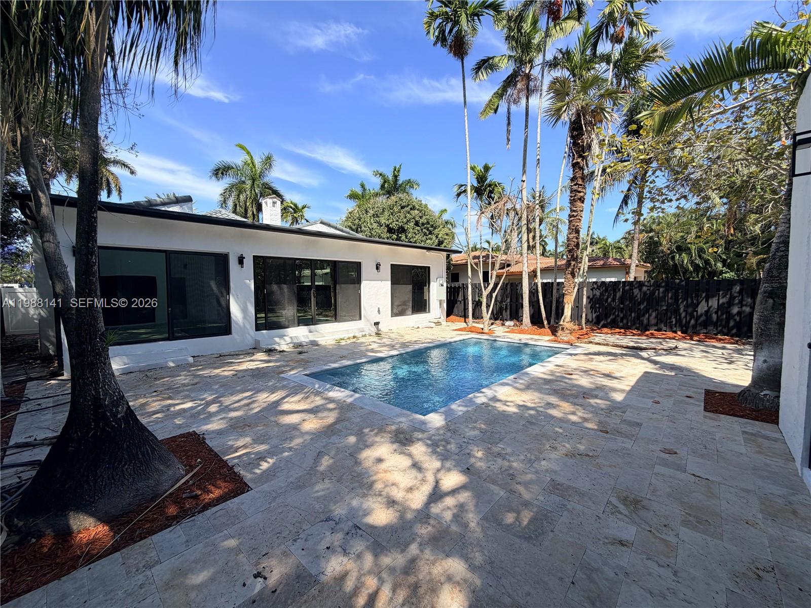 HOLLYWOOD LAKES SECTION - Residential
