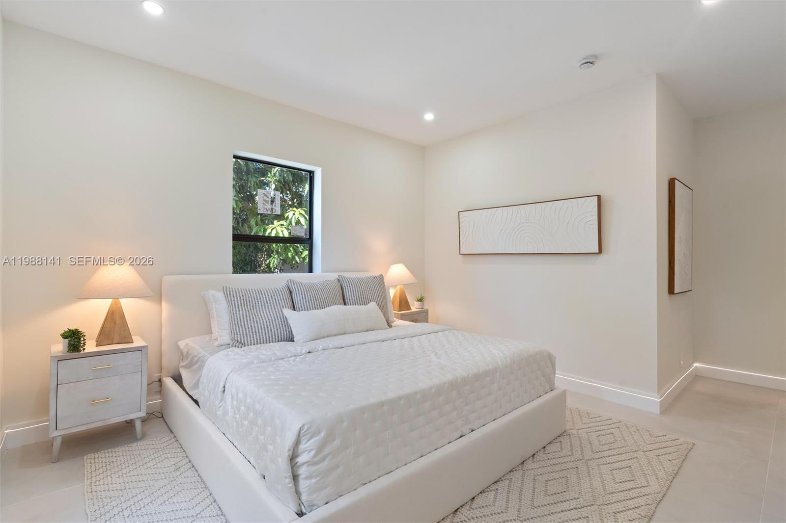 HOLLYWOOD LAKES SECTION - Residential