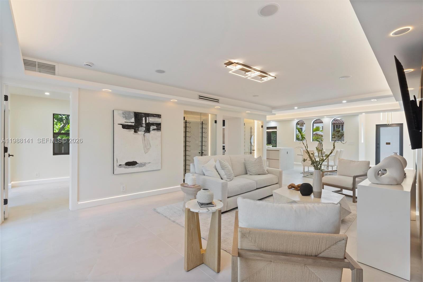 HOLLYWOOD LAKES SECTION - Residential