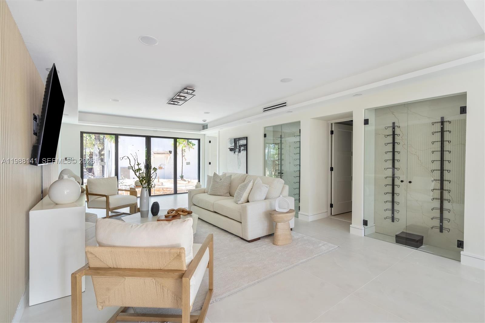 HOLLYWOOD LAKES SECTION - Residential