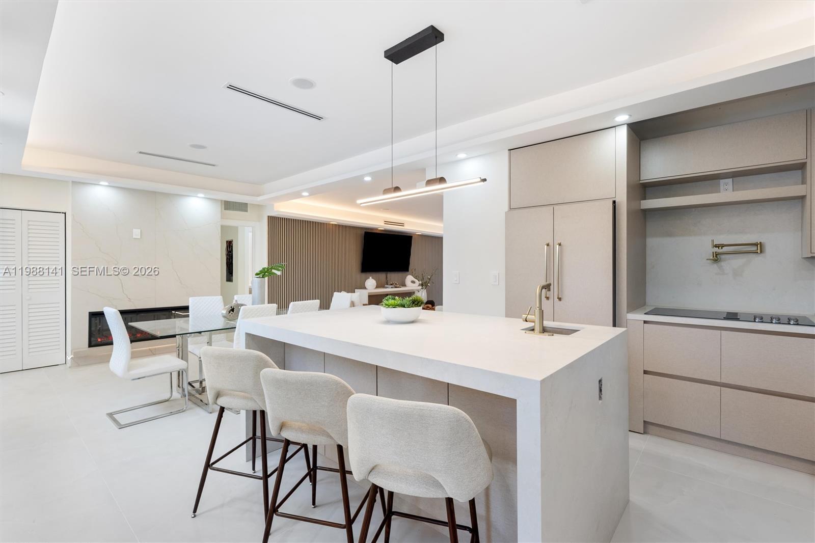 HOLLYWOOD LAKES SECTION - Residential