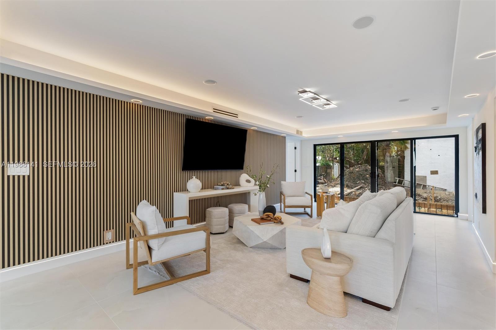 HOLLYWOOD LAKES SECTION - Residential