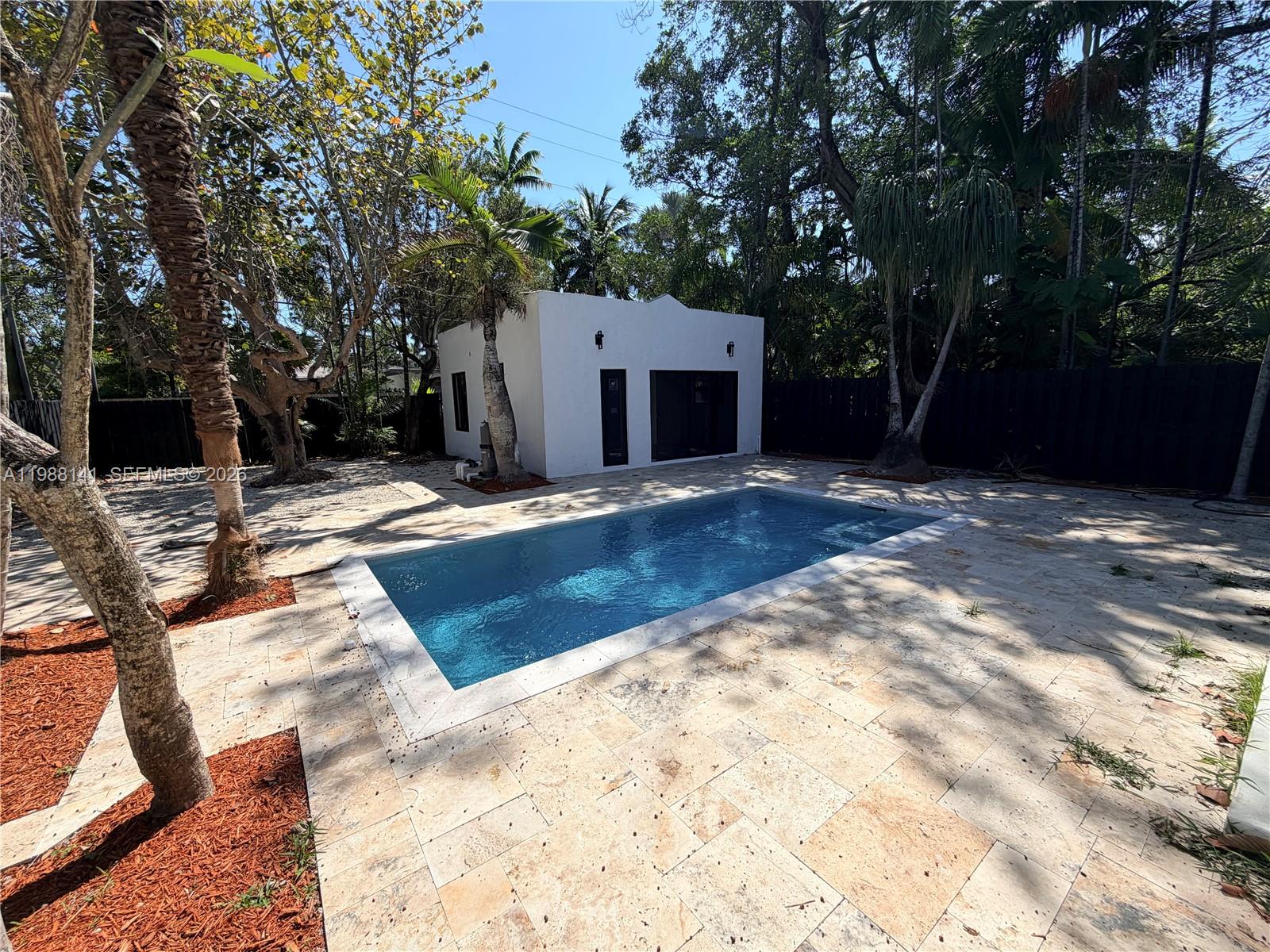 HOLLYWOOD LAKES SECTION - Residential