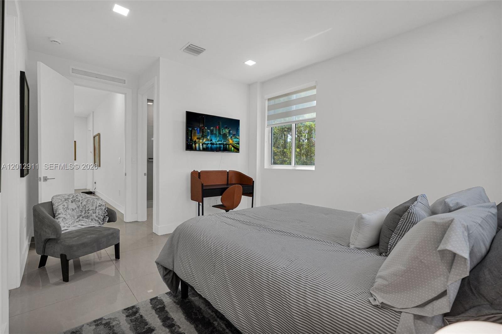 DORAL COMMONS RESIDENTIAL - Residential