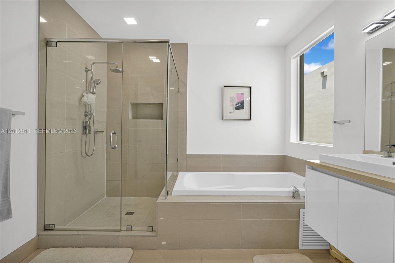 DORAL COMMONS RESIDENTIAL - Residential