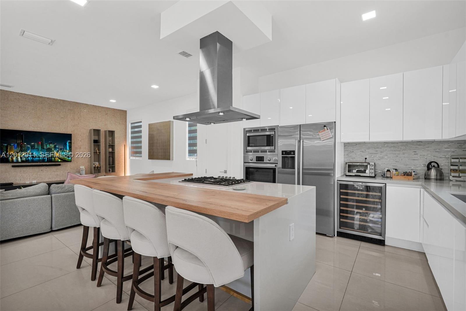 DORAL COMMONS RESIDENTIAL - Residential