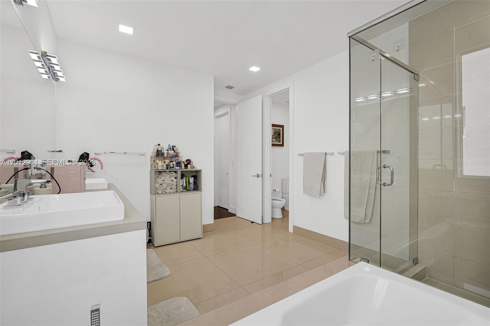 DORAL COMMONS RESIDENTIAL - Residential