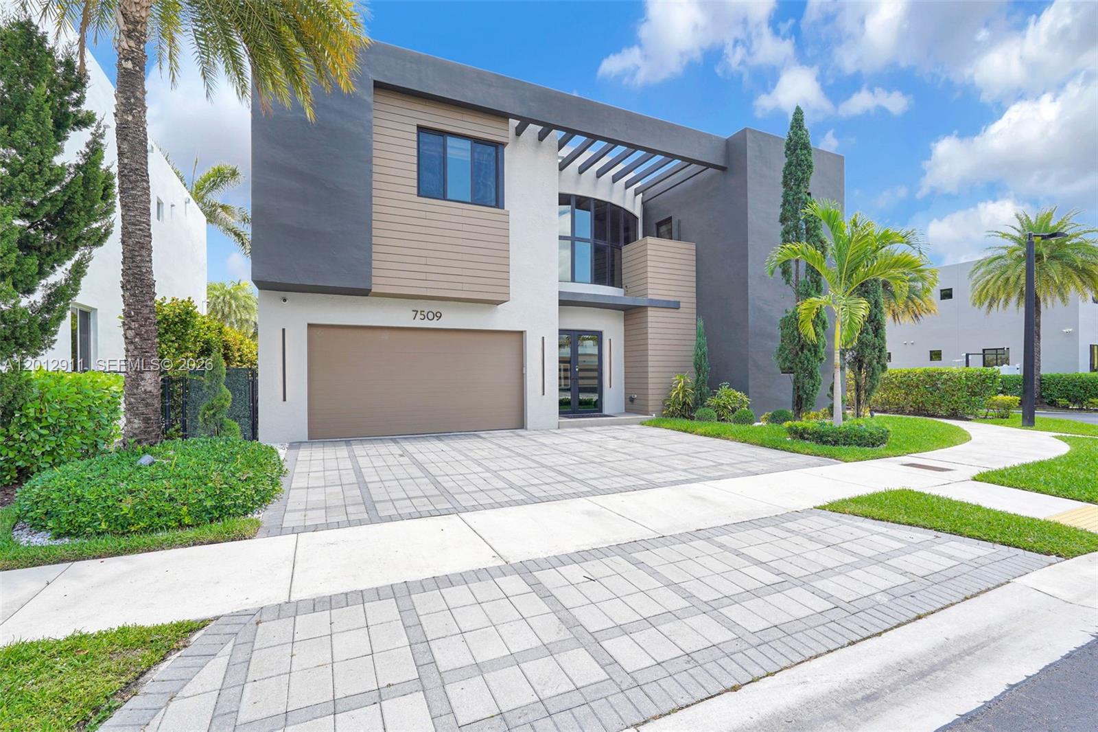 DORAL COMMONS RESIDENTIAL - Residential