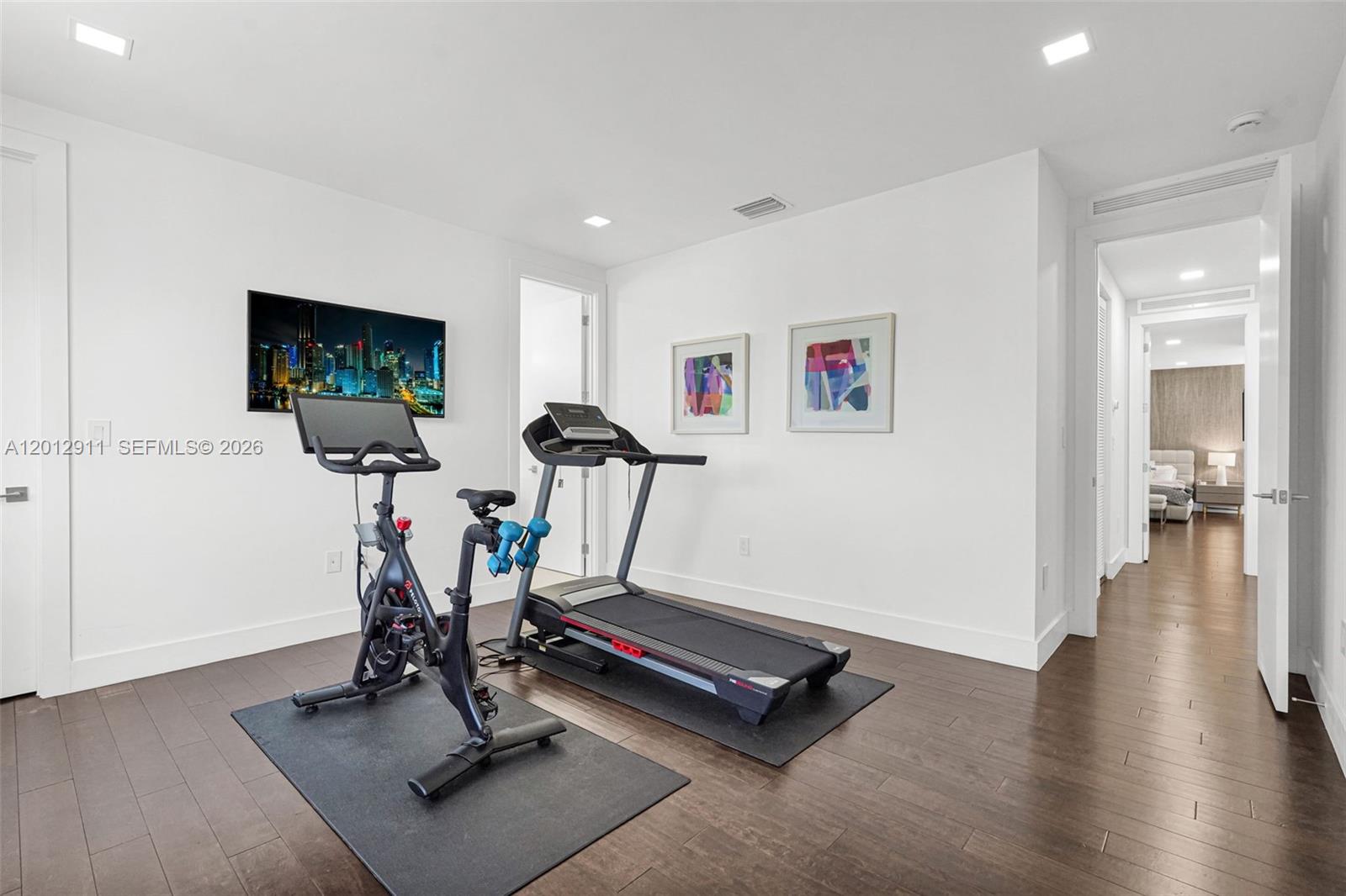 DORAL COMMONS RESIDENTIAL - Residential