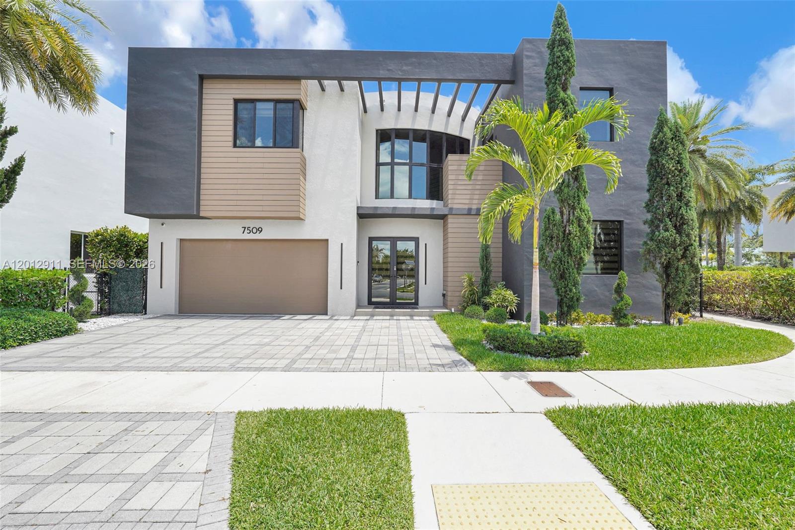 DORAL COMMONS RESIDENTIAL - Residential