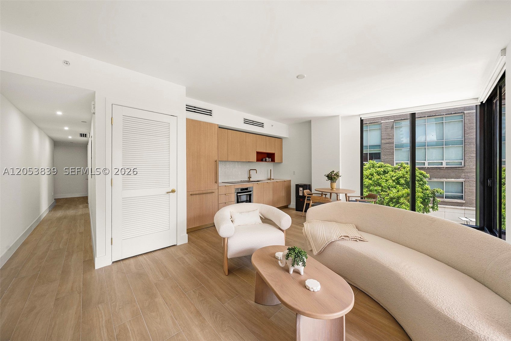 90 NE 32 St 312