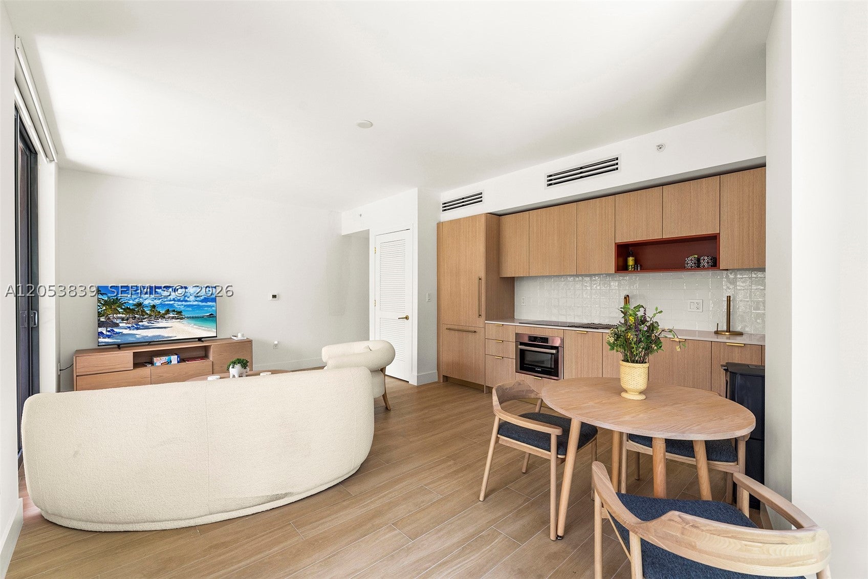 90 NE 32 St 312