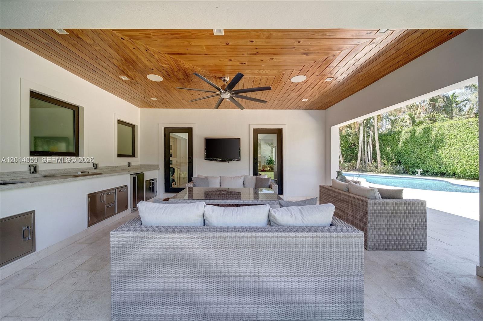 1117 Alfonso Ave .