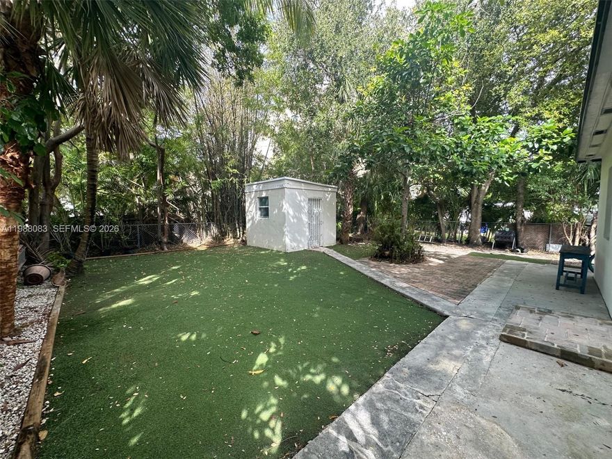 Charming 2BD/1BA in MiMo! W/D in unit, private patio, pet-friendly. Steps to Legion Park, minutes to Midtown & Design District. Fast approva