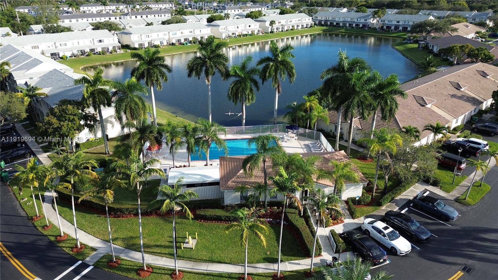 BANYAN OAKRIDGE COMMERCIA - Residential Lease