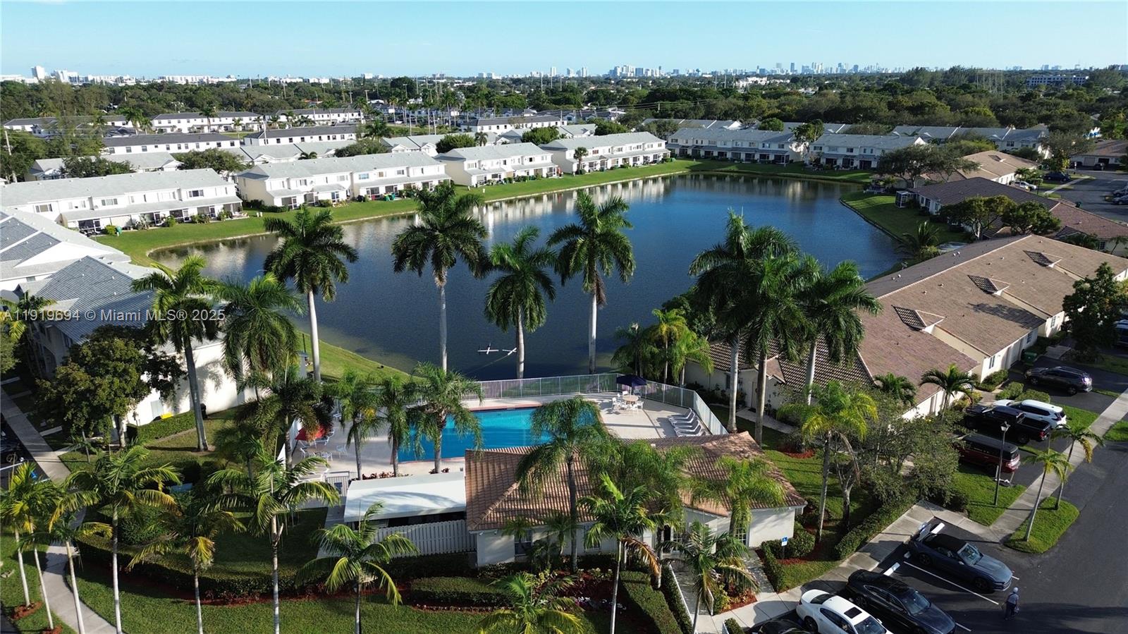 BANYAN OAKRIDGE COMMERCIA - Residential Lease