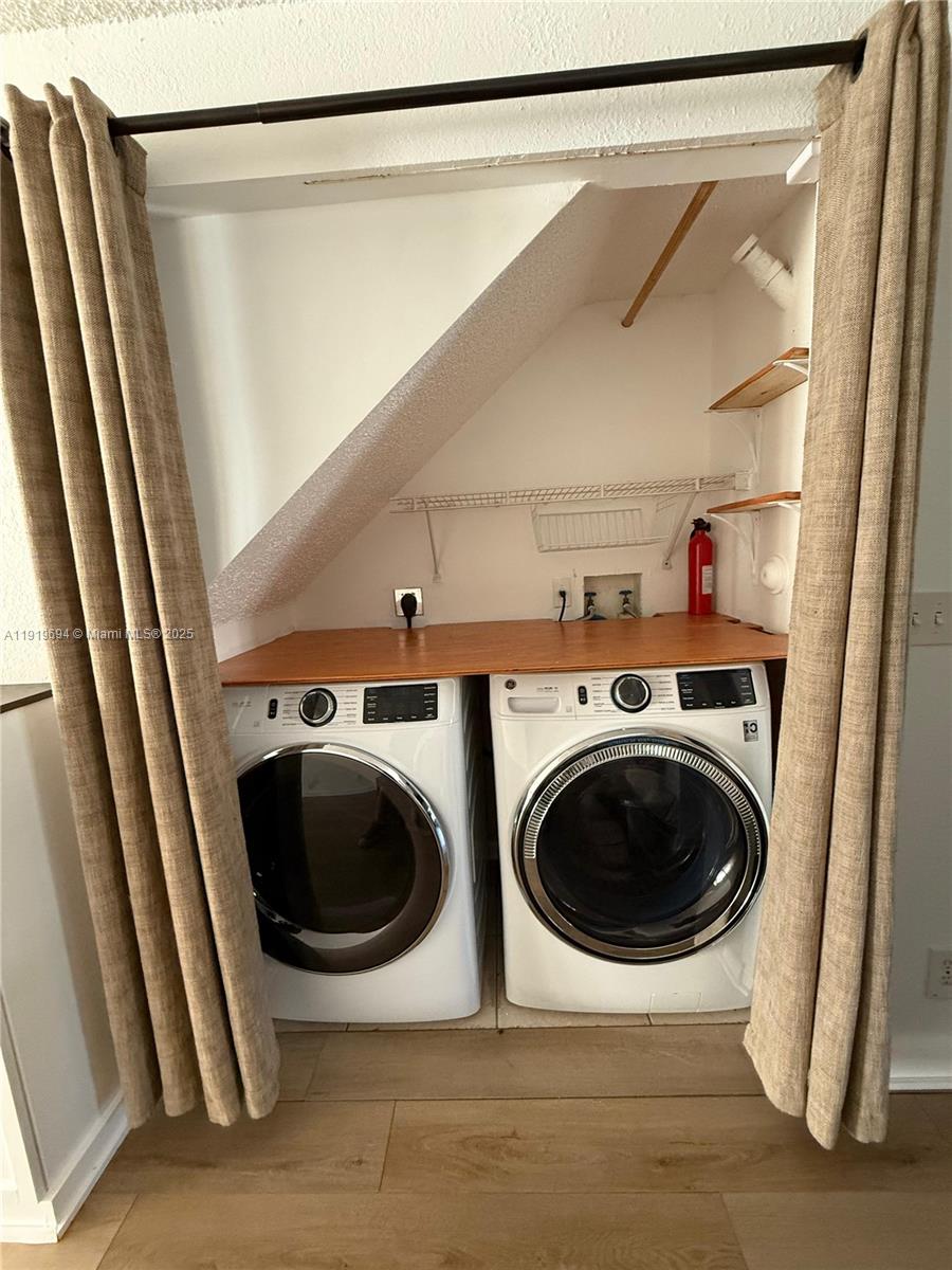 BANYAN OAKRIDGE COMMERCIA - Residential Lease