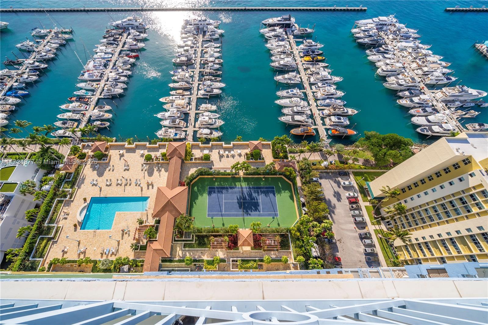 YACHT CLUB AT PORTOFINO C - Residential