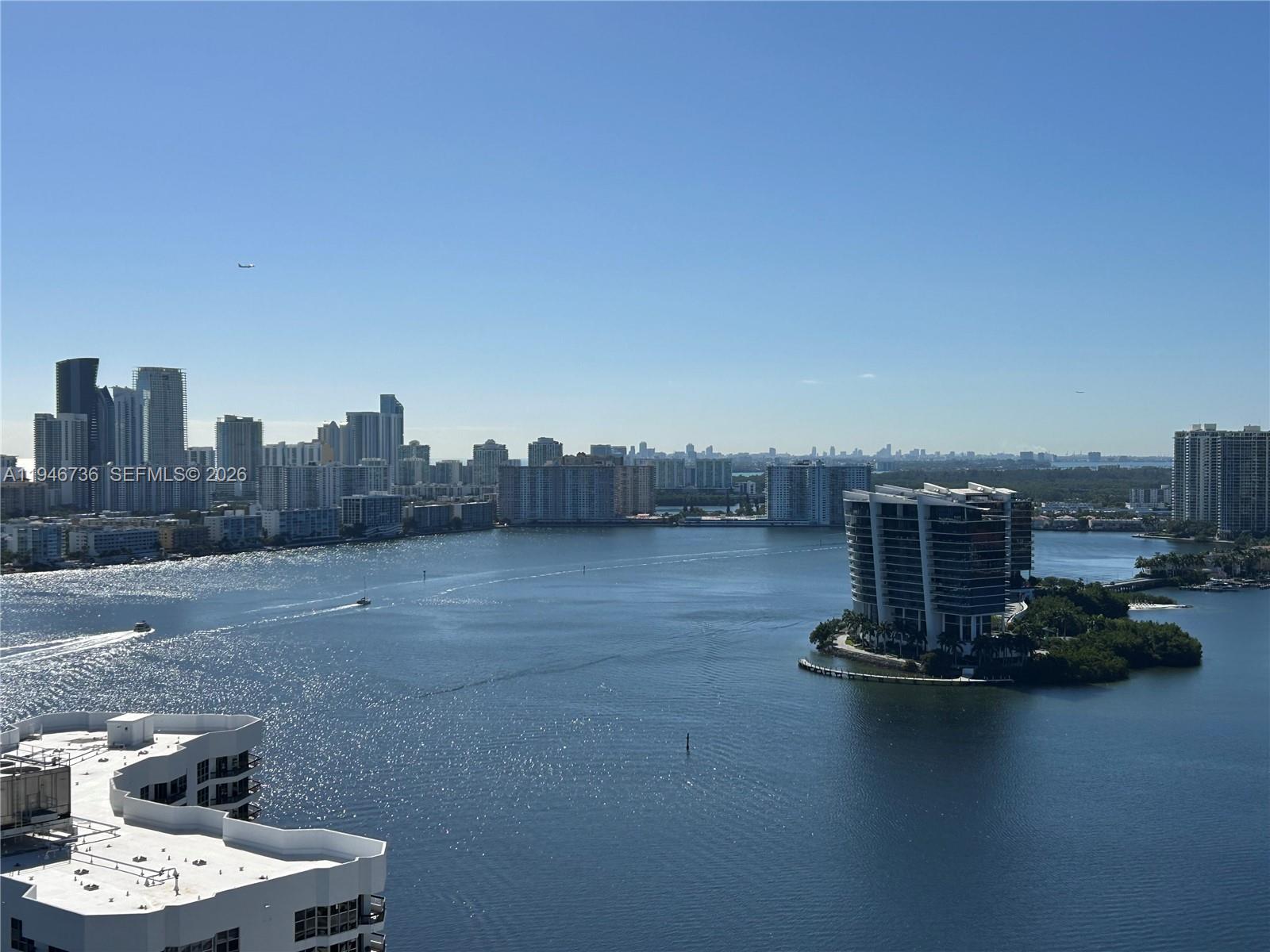 MYSTIC POINTE TOWER 400 C - Residential