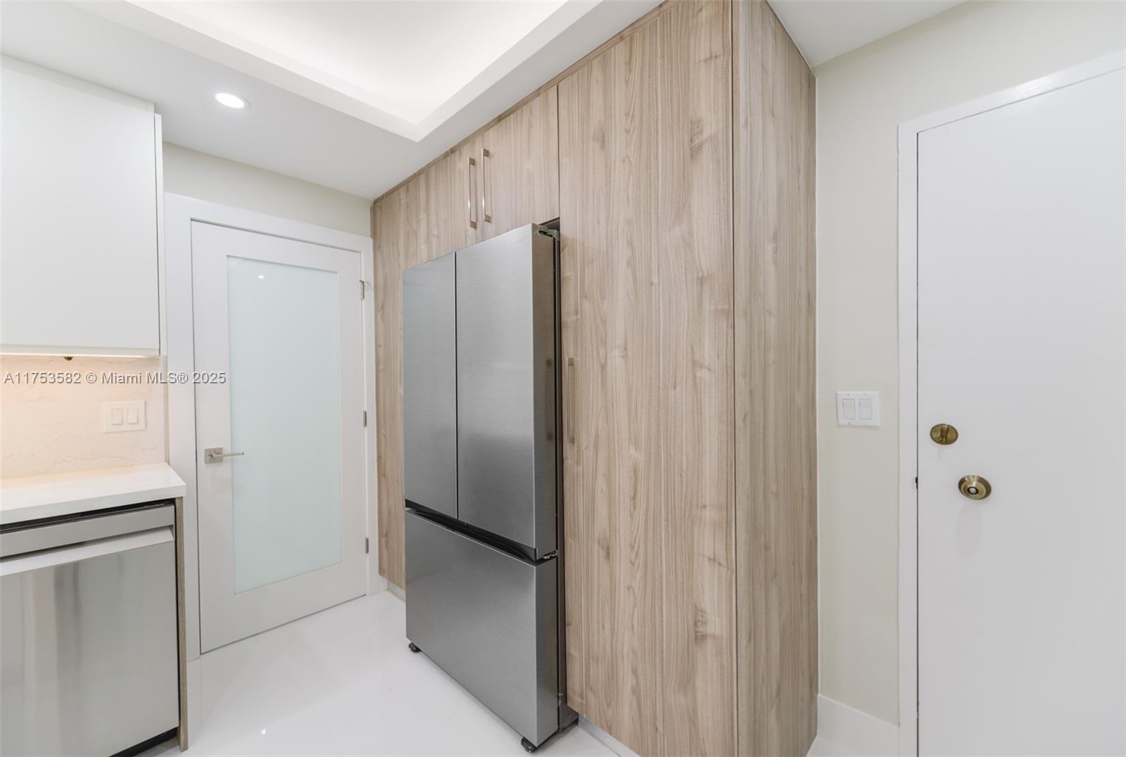 HEMISPHERES CONDO - Residential