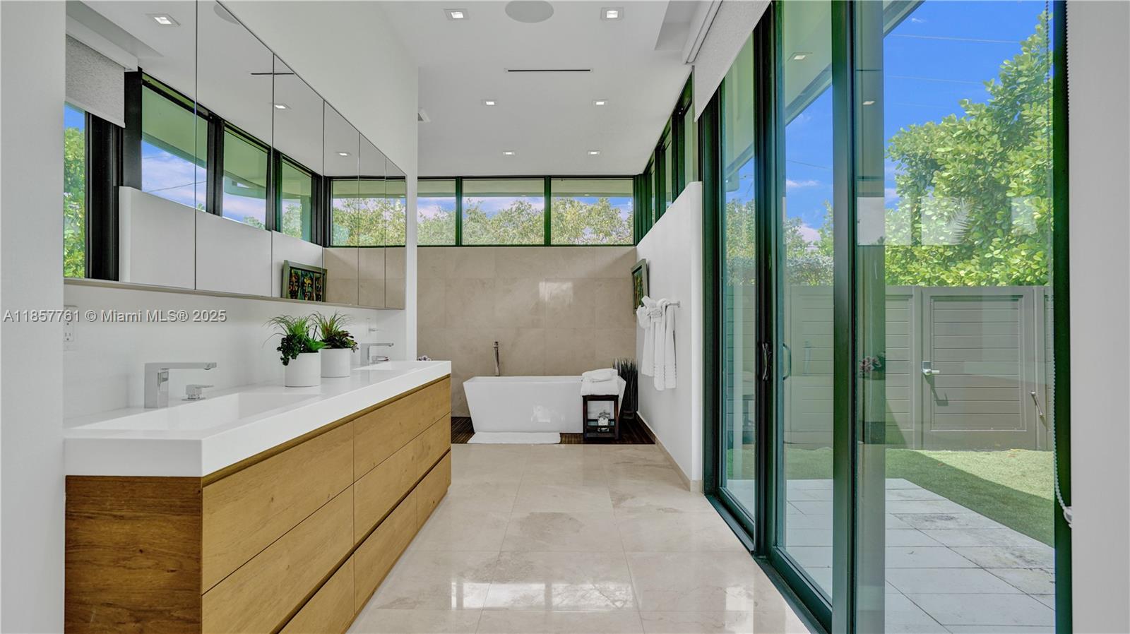 DIPLOMAT GOLF ESTATES - Residential