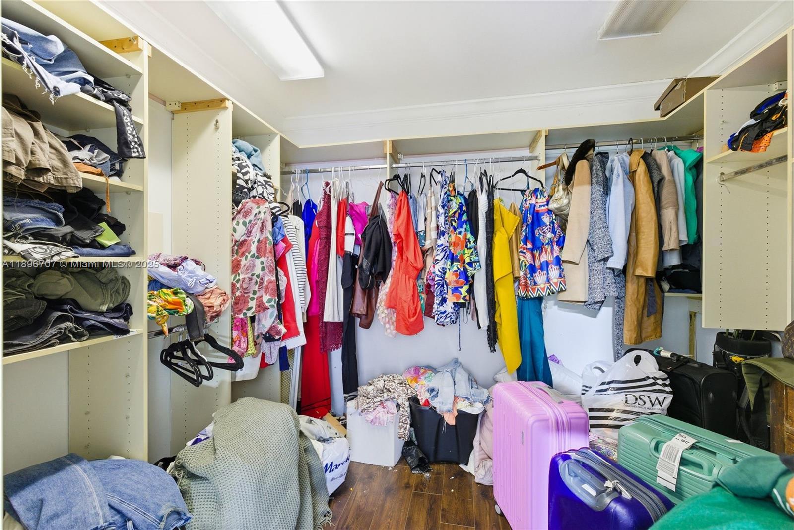 BRICKELL ESTATES - Residential