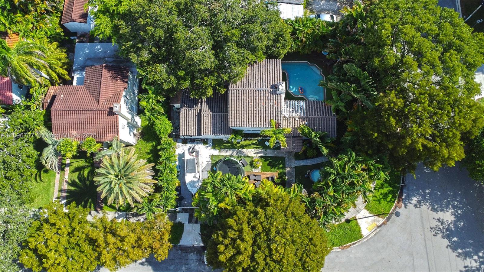 BRICKELL ESTATES - Residential