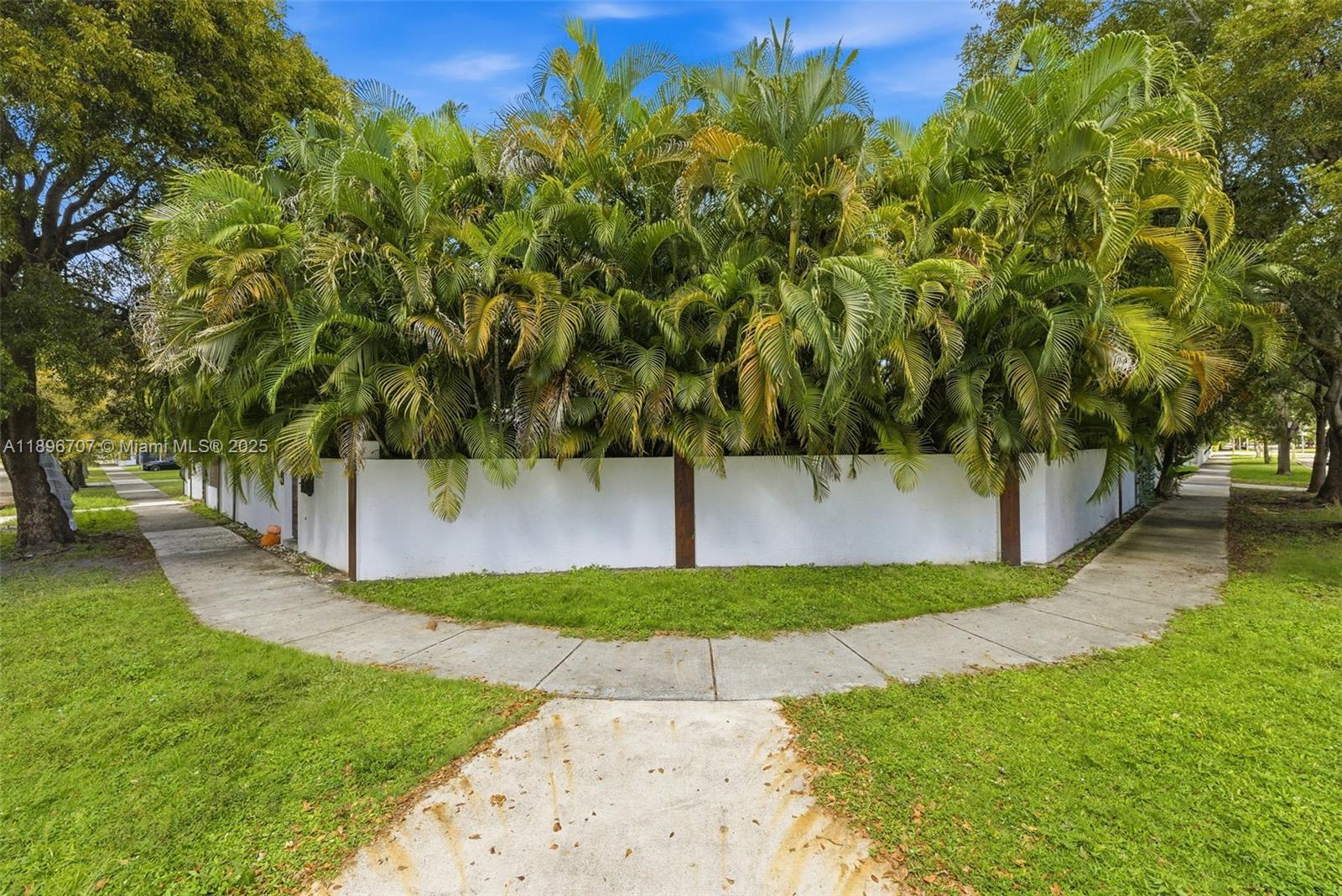 BRICKELL ESTATES - Residential