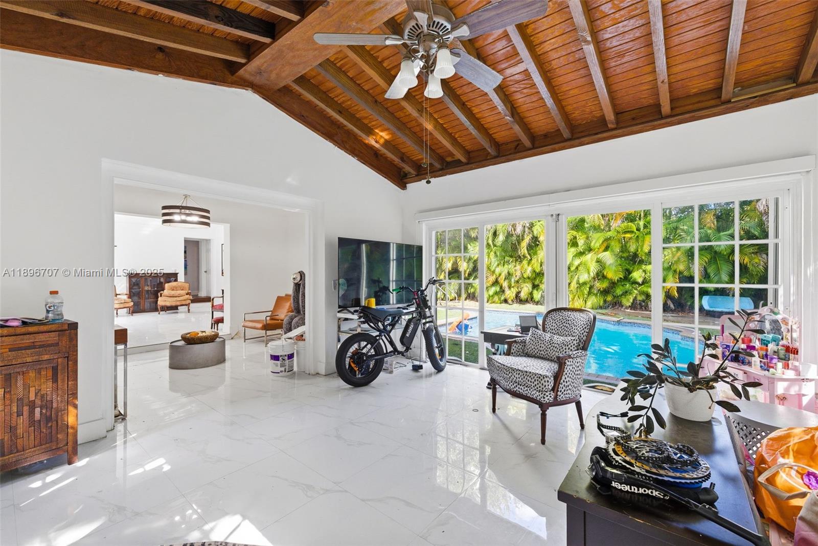 BRICKELL ESTATES - Residential