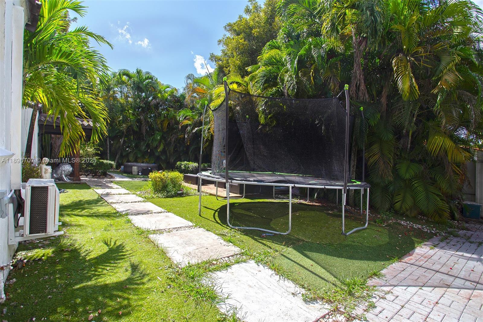 401 SW 28th Rd