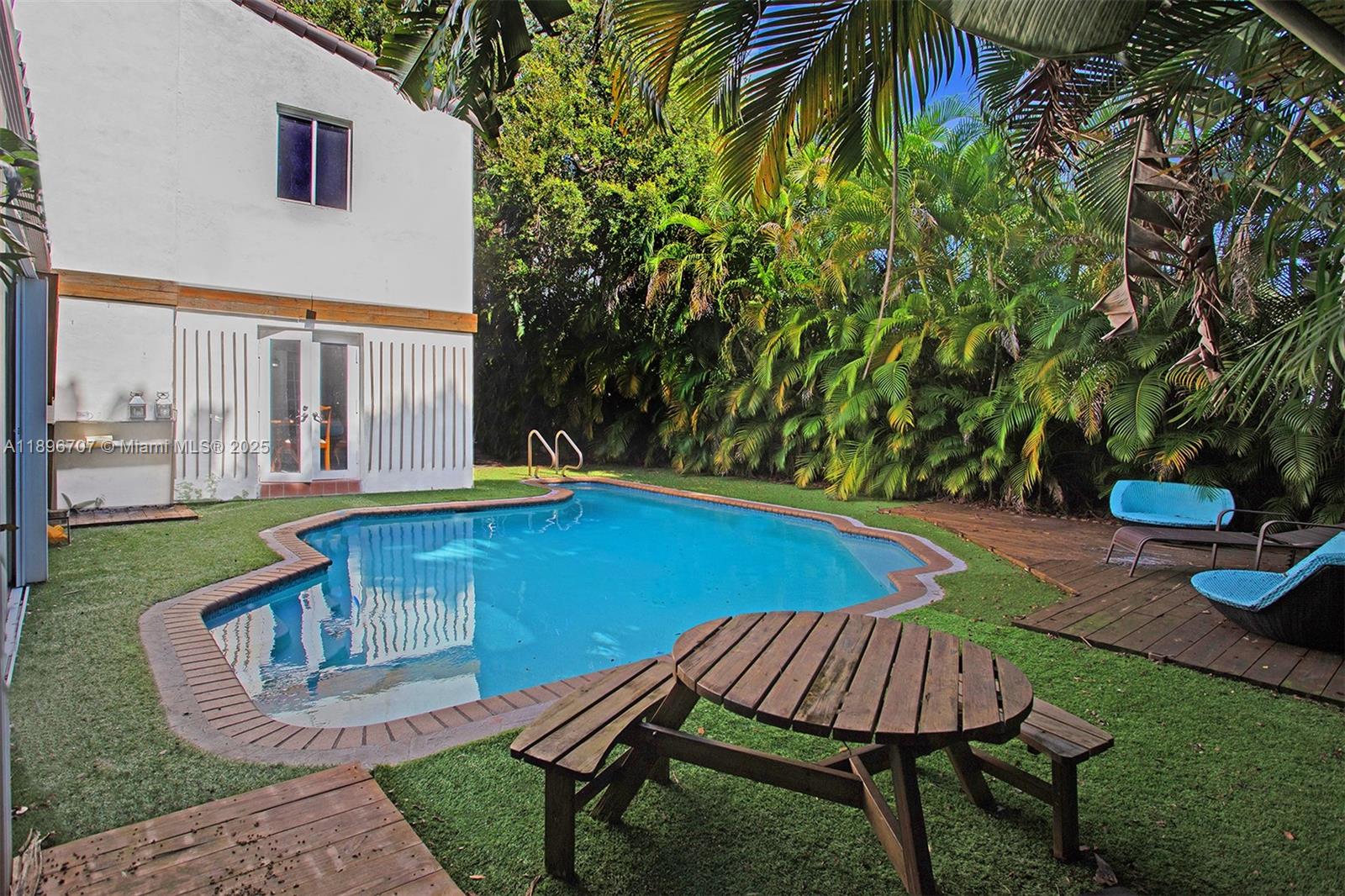 BRICKELL ESTATES - Residential