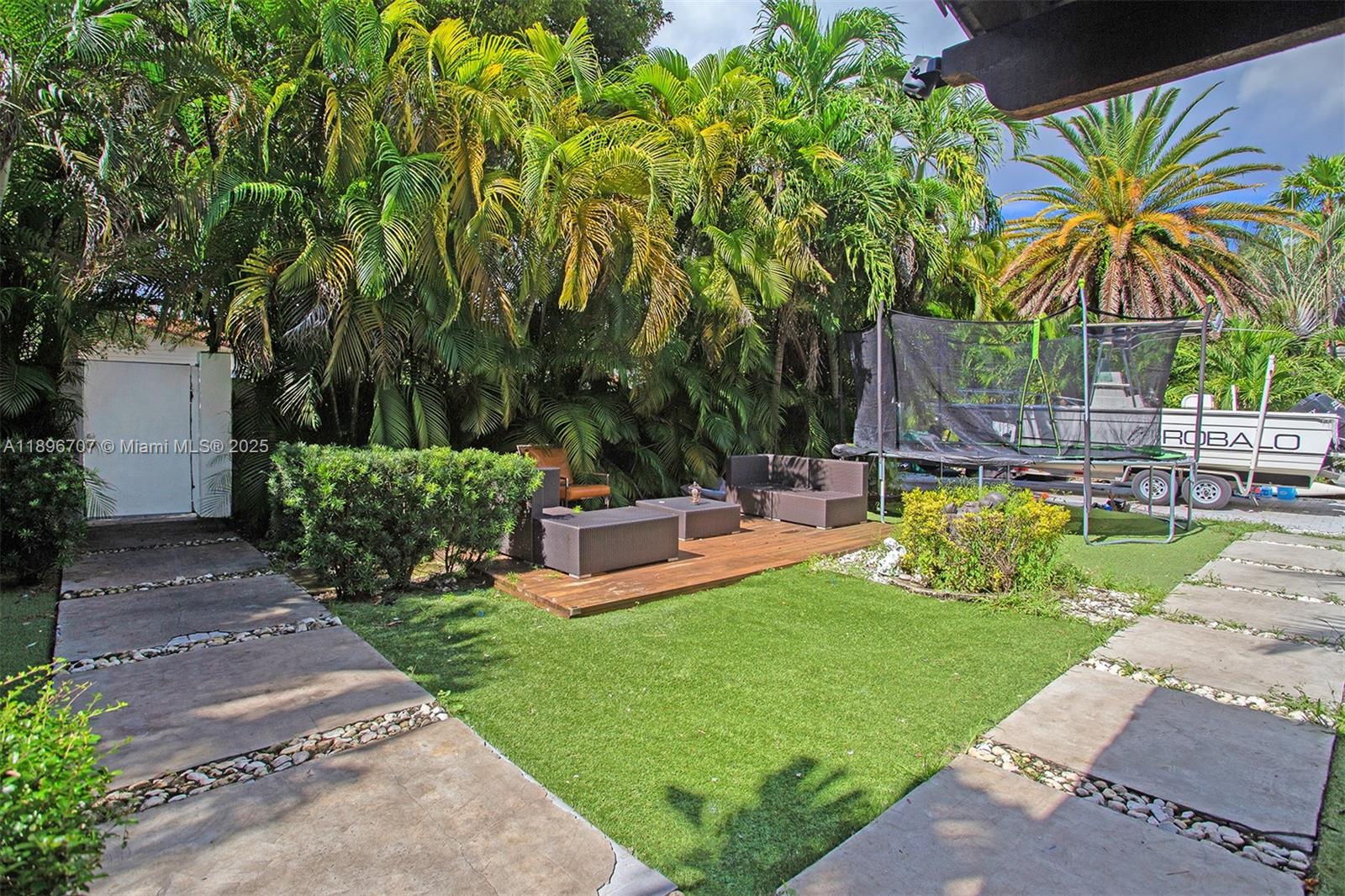 BRICKELL ESTATES - Residential