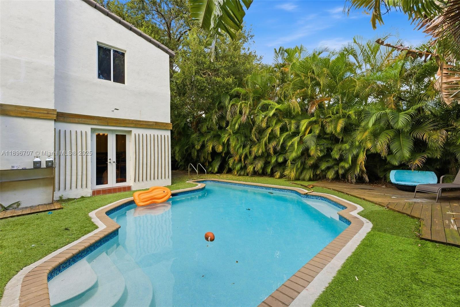 BRICKELL ESTATES - Residential