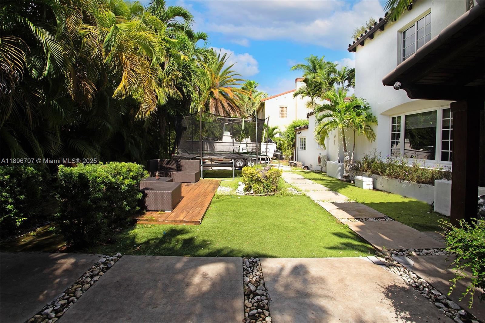 BRICKELL ESTATES - Residential