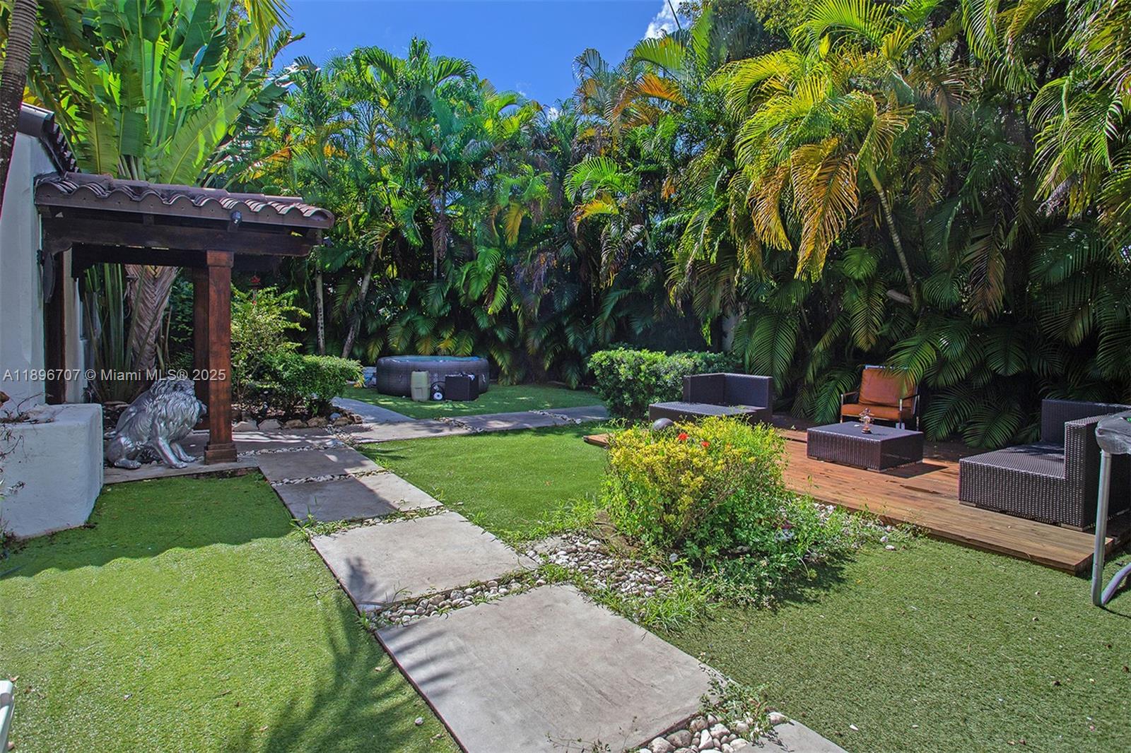 BRICKELL ESTATES - Residential