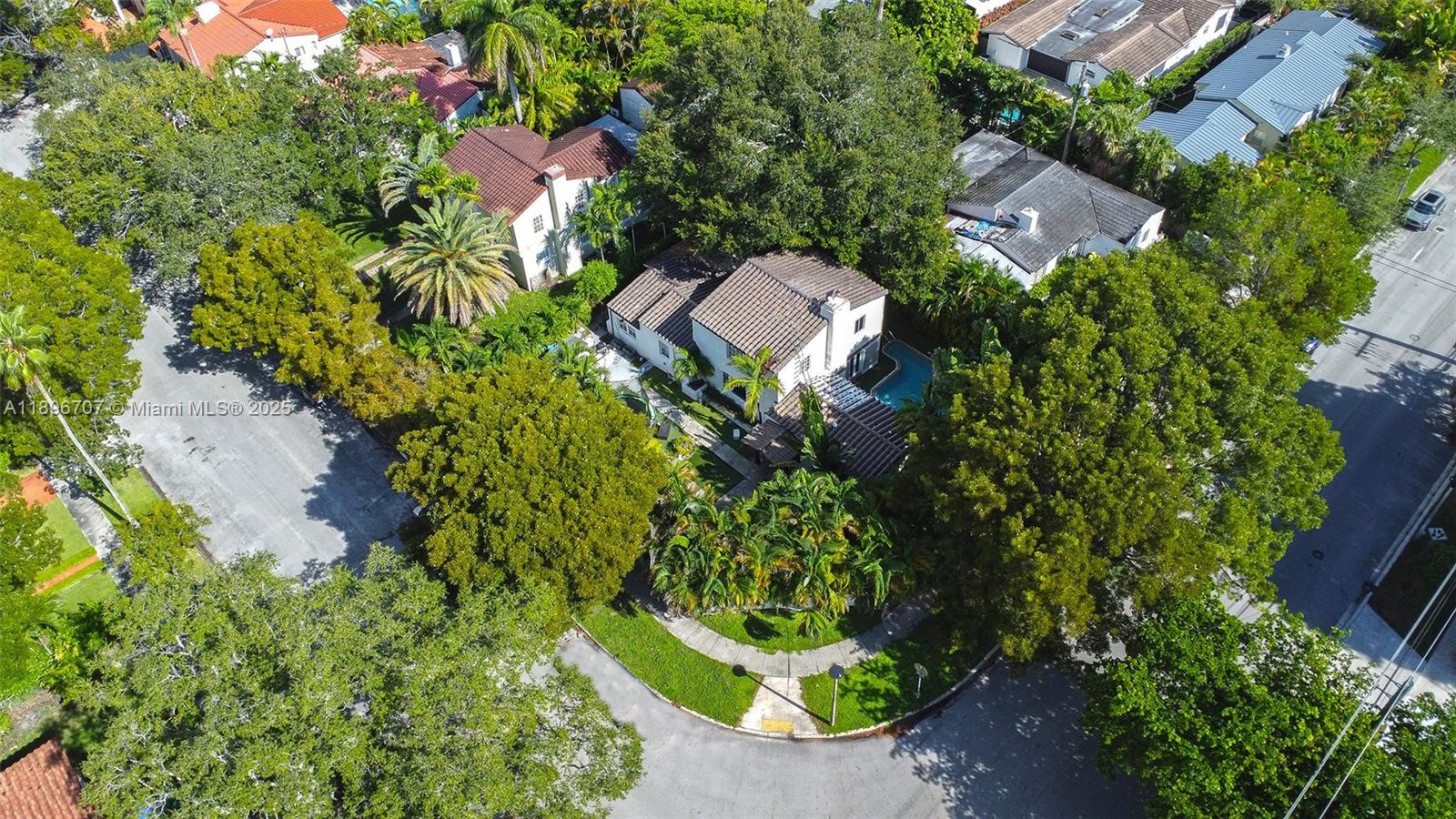 BRICKELL ESTATES - Residential