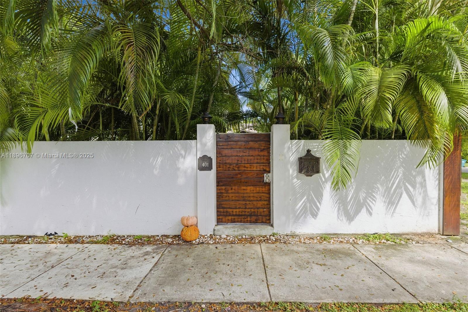 BRICKELL ESTATES - Residential